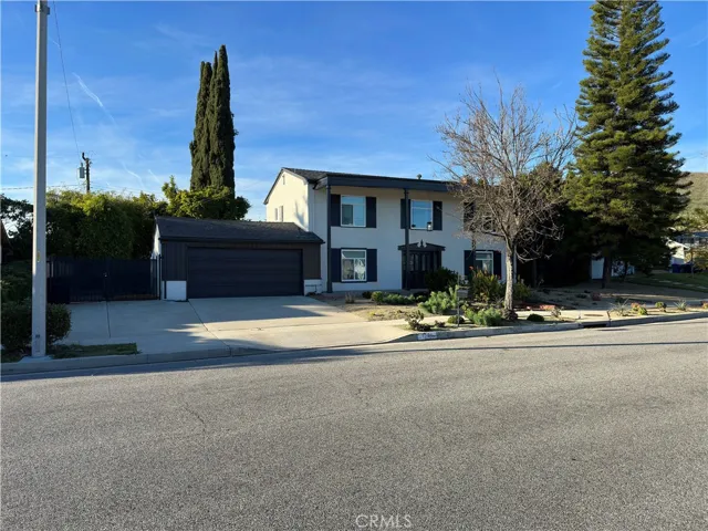1561 Warwick Avenue, Thousand Oaks, California 91360