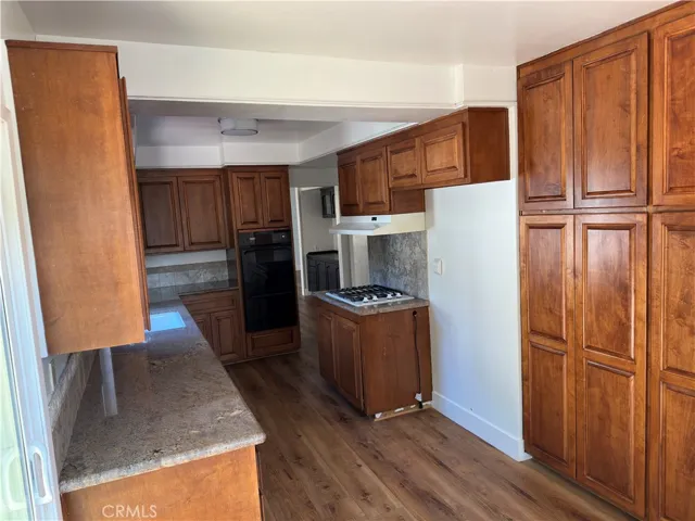 1561 Warwick Avenue, Thousand Oaks, California 91360