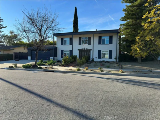 1561 Warwick Avenue, Thousand Oaks, California 91360