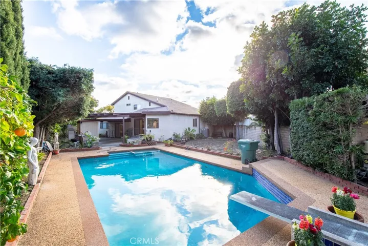 16530 Mount Cook Circle, Fountain Valley, California 92708