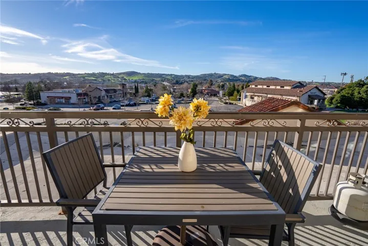 313 Oak Hill Road, Paso Robles, California 93446