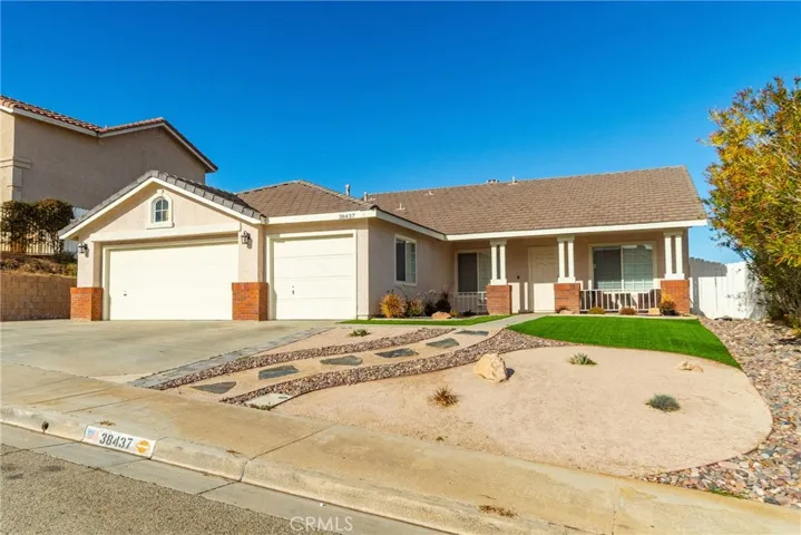38437 Cougar, Palmdale, California 93551