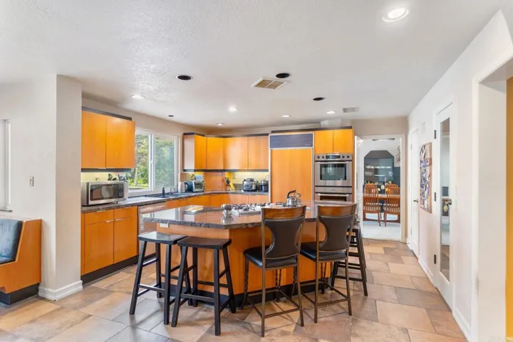 2499 Calle San Clemente, Encinitas, California 92024