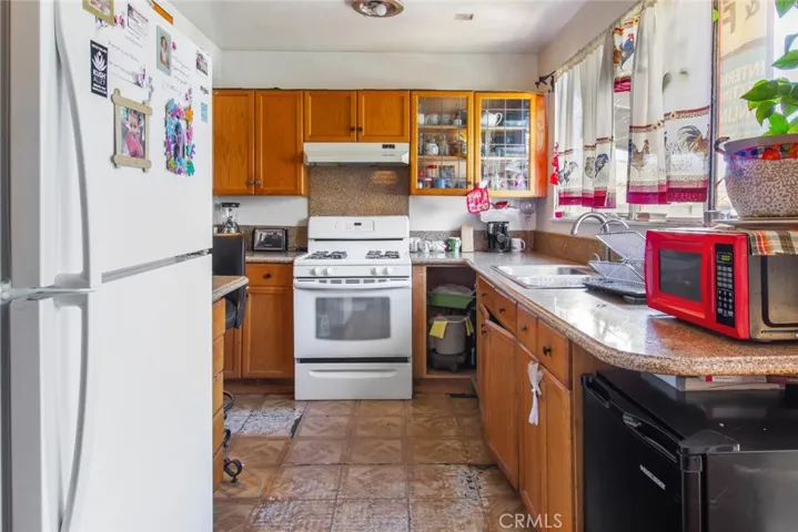 8425 Lennox Avenue, Panorama City, California 91402