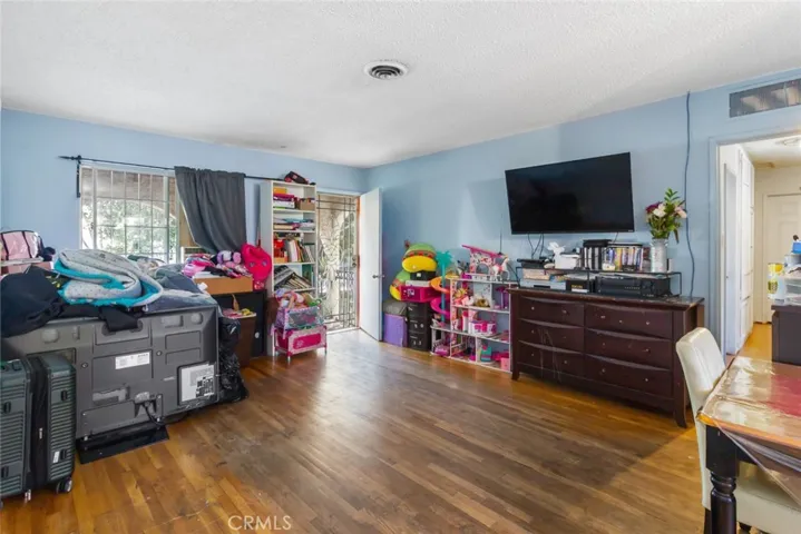 8425 Lennox Avenue, Panorama City, California 91402