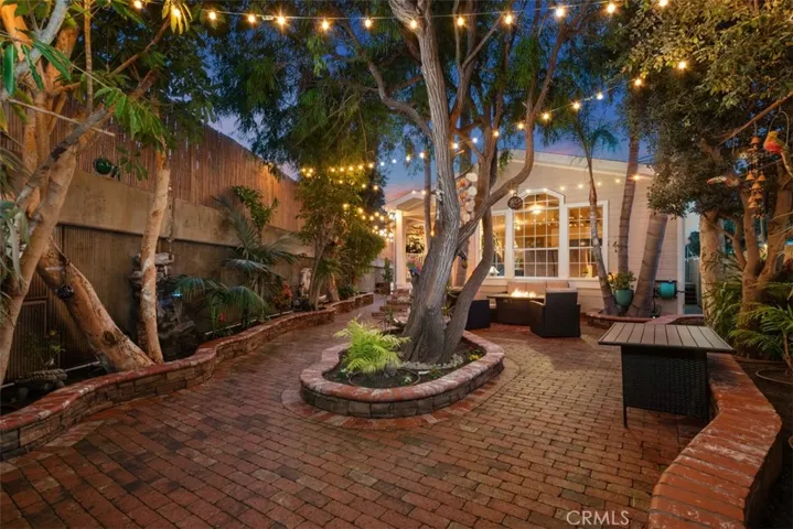 333 Mayflower Drive, Newport Beach, California 92660