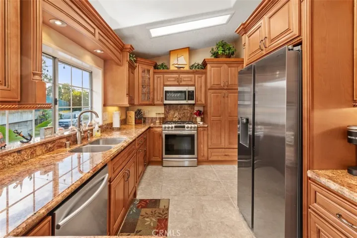333 Mayflower Drive, Newport Beach, California 92660