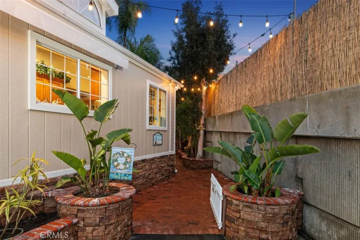 333 Mayflower Drive, Newport Beach, California 92660