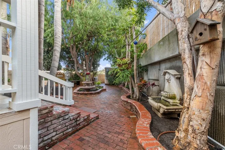 333 Mayflower Drive, Newport Beach, California 92660