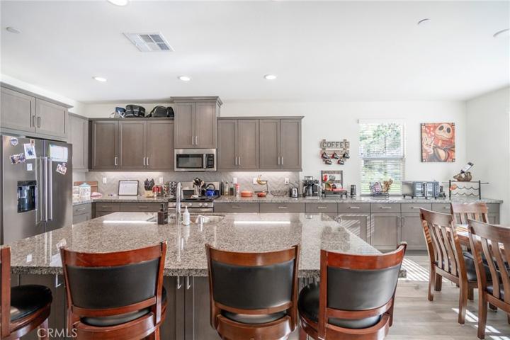 Breakfast counter