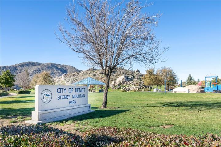 5513 Viewstone Court, Hemet, California 92545
