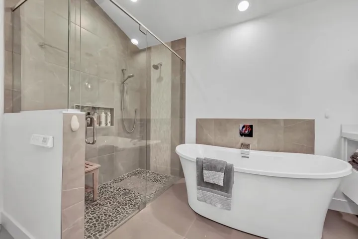 #21 Primary Bath w Curbless shower & Soa