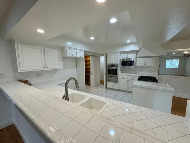 37 Santa Bella Road, Rolling Hills Estates, California 90274