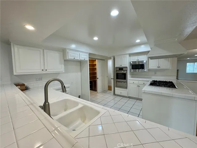 37 Santa Bella Road, Rolling Hills Estates, California 90274