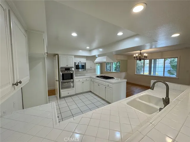 37 Santa Bella Road, Rolling Hills Estates, California 90274