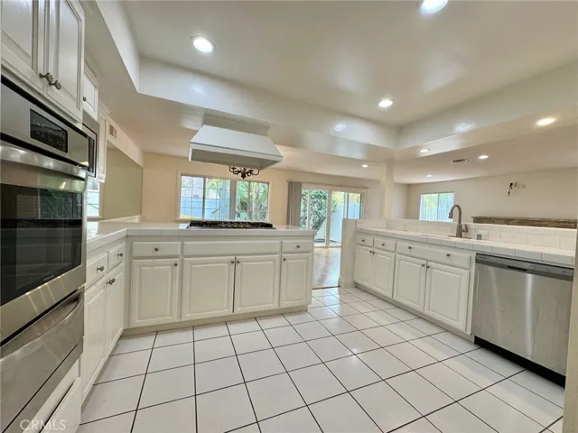 37 Santa Bella Road, Rolling Hills Estates, California 90274