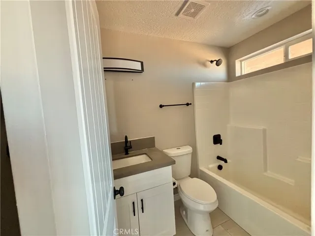 9390 7th Street, Phelan, California 92371