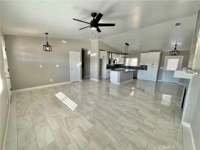 9390 7th Street, Phelan, California 92371