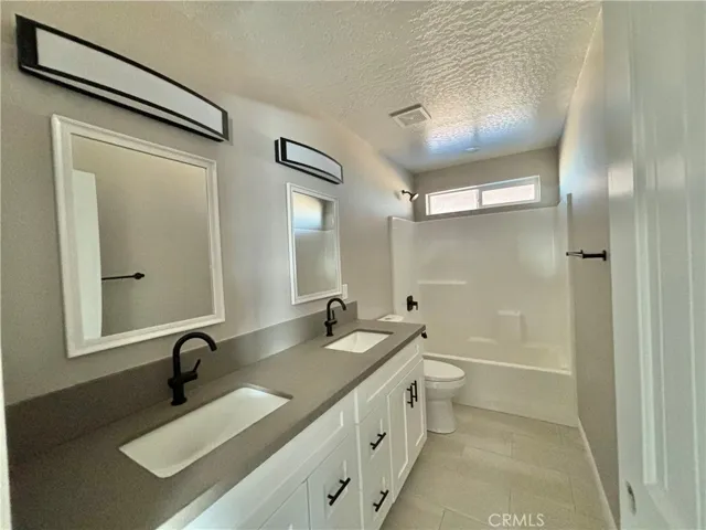 9390 7th Street, Phelan, California 92371