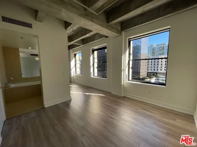 727 W 7th Street 813, Los Angeles, California 90017