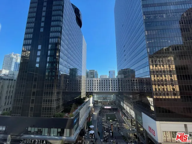 727 W 7th Street 813, Los Angeles, California 90017
