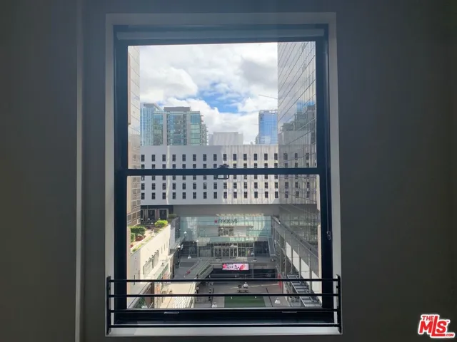 727 W 7th Street 813, Los Angeles, California 90017