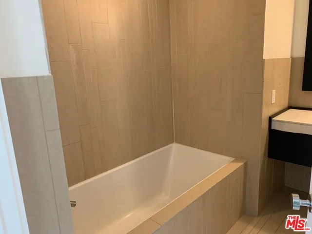 727 W 7th Street 1322, Los Angeles, California 90017