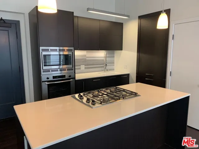 727 W 7th Street 1322, Los Angeles, California 90017