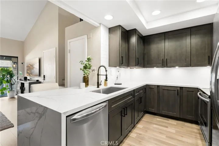 36 Town And Country Road, Phillips Ranch, California 91766