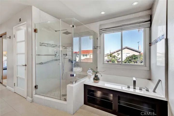 Jetted Soaking Tub and Separate Walk-In shower