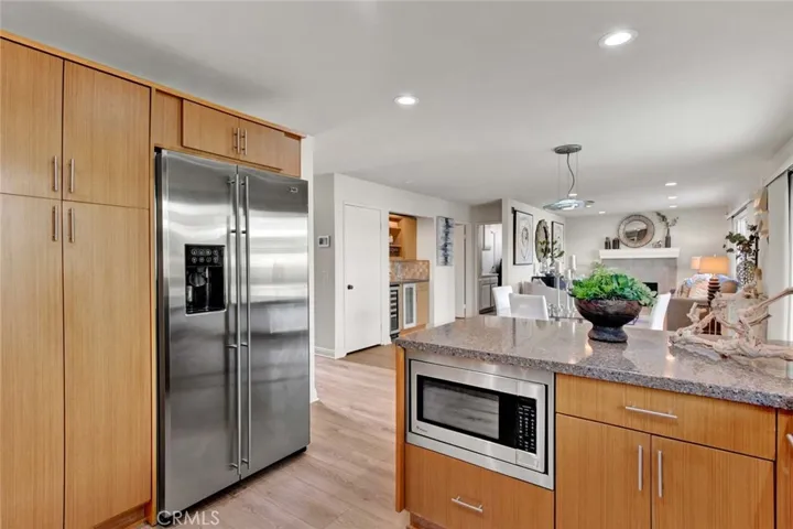 Built-In Microwave Under Counter
