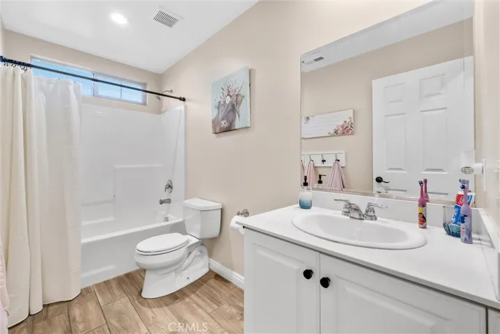 674 Nihal Court, Perris, California 92571