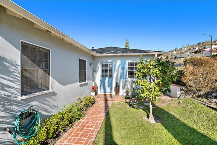 592 Park Avenue, Laguna Beach, California 92651