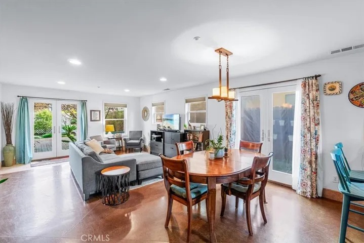 Open concept floorplan with living, dining and kitchen (lower level)