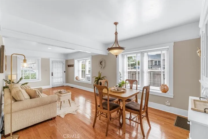 Light and bright floorplan. Beautiful windows and recessed lighting make this home extra light, bright and spacious.