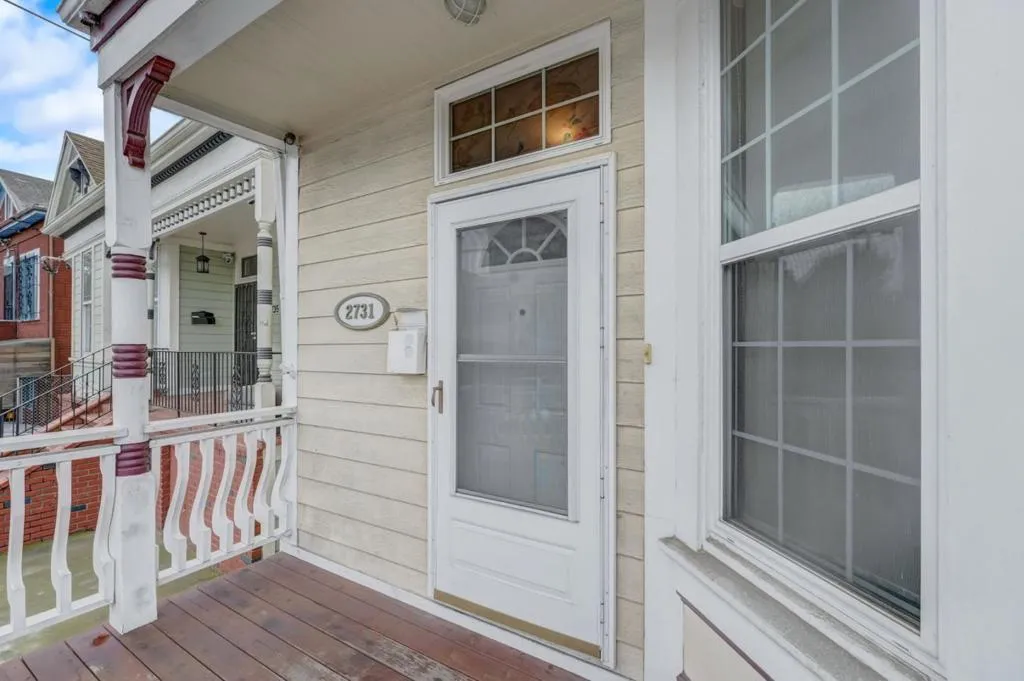 2731 E 11th Street, Oakland, California 94601 home-pic-1
