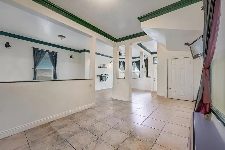 2731 E 11th Street, Oakland, California 94601 home-pic-8