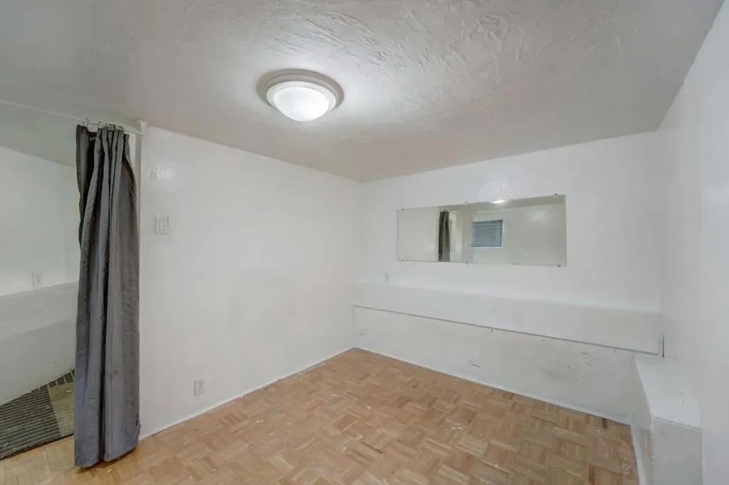 2731 E 11th Street, Oakland, California 94601 home-pic-20