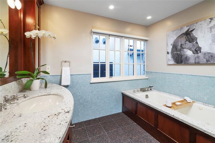 5661 E Corso Di Napoli, Long Beach, California 90803
