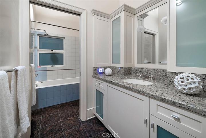 5661 E Corso Di Napoli, Long Beach, California 90803
