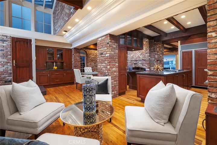 5661 E Corso Di Napoli, Long Beach, California 90803