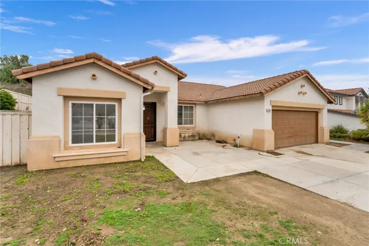 21068 Creekside Drive, Lake Elsinore, California 92532