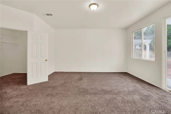 21068 Creekside Drive, Lake Elsinore, California 92532
