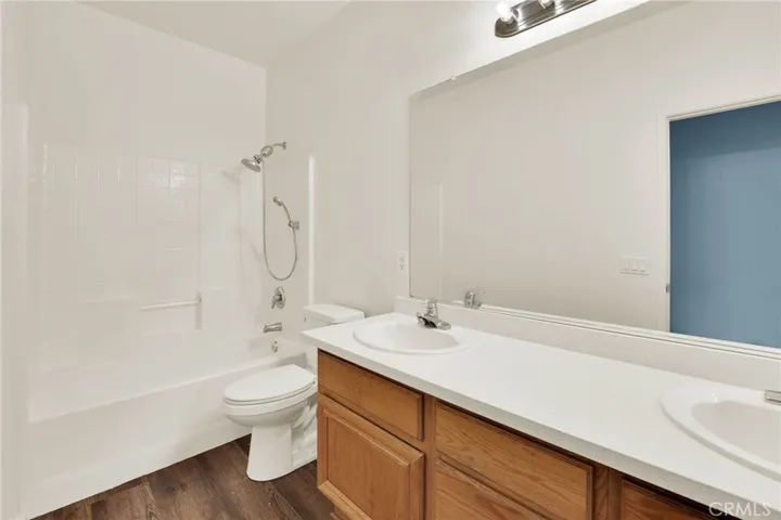 21068 Creekside Drive, Lake Elsinore, California 92532