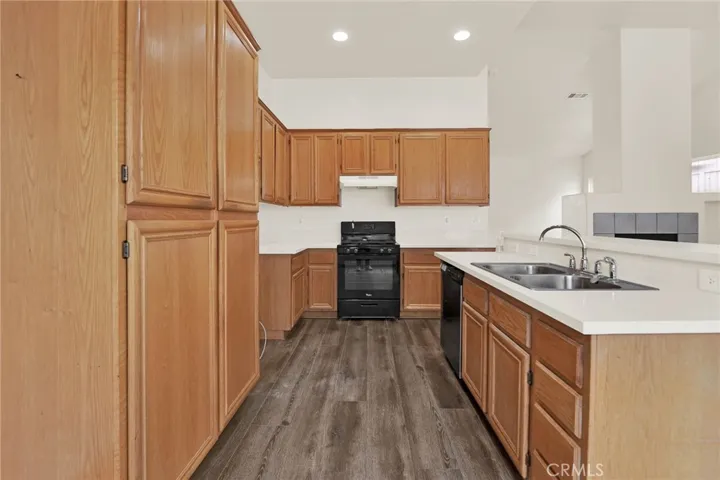 21068 Creekside Drive, Lake Elsinore, California 92532