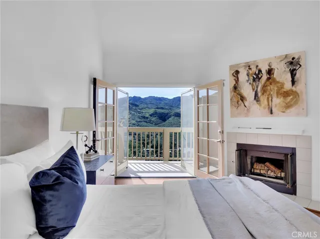 32130 Canyon Crest Court, Westlake Village, California 91361
