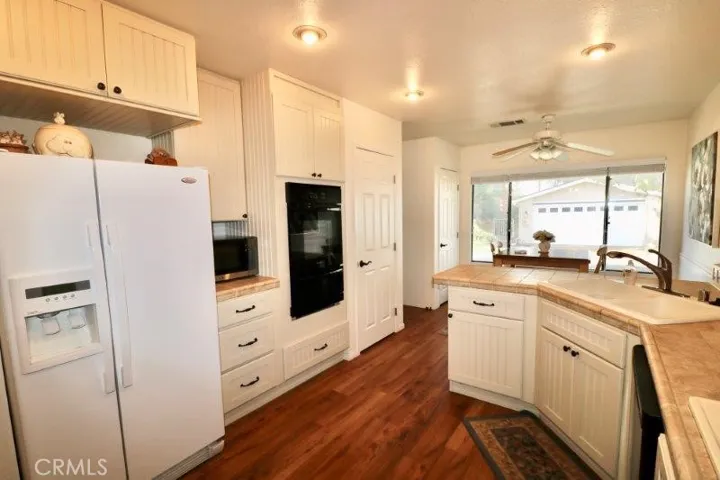 2621 Park Lake 197, Santa Ana, California 92705