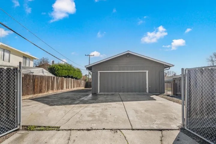15590 La Alameda Drive, Morgan Hill, California 95037