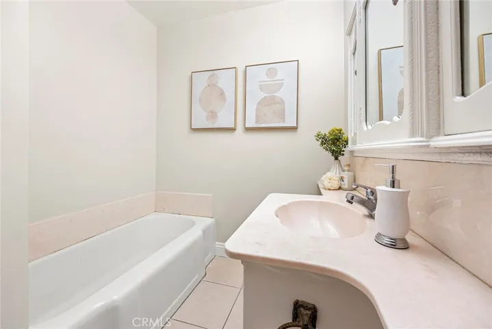 2724 Freckles Road, Lakewood, California 90712