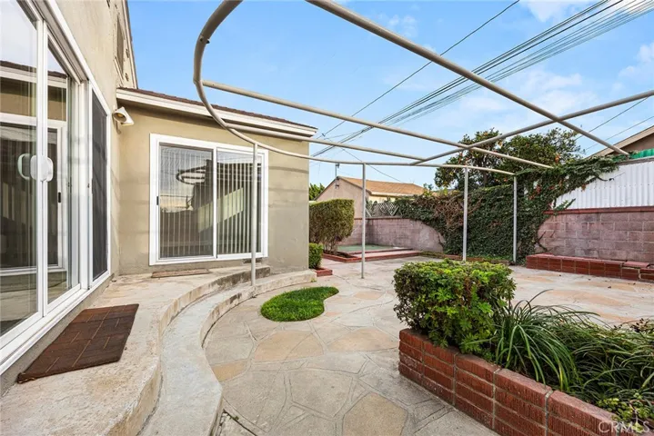 2724 Freckles Road, Lakewood, California 90712